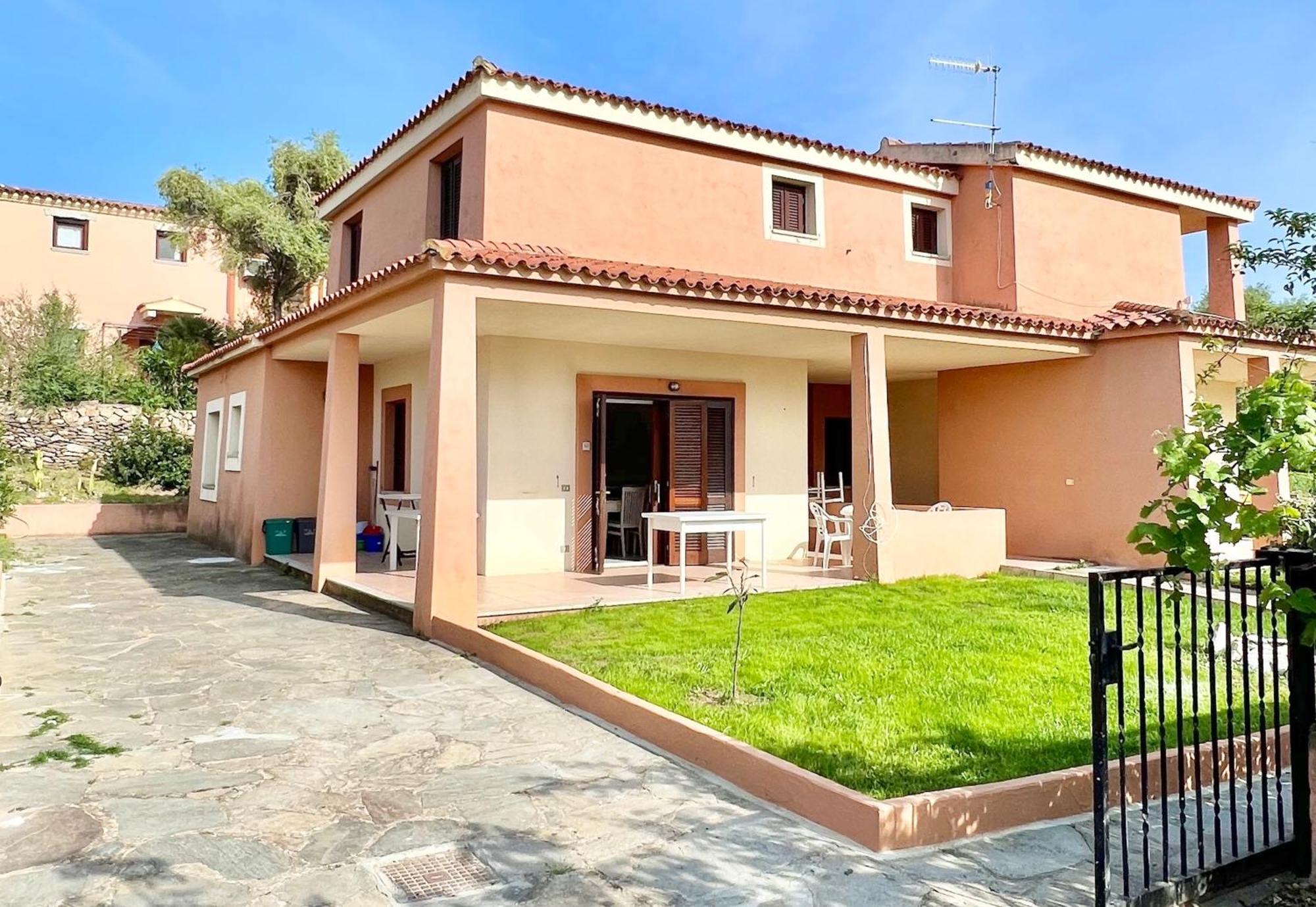 Iss Travel, Gli Asfodeli - Large Apartments With Private Terrace San Teodoro  Bagian luar foto