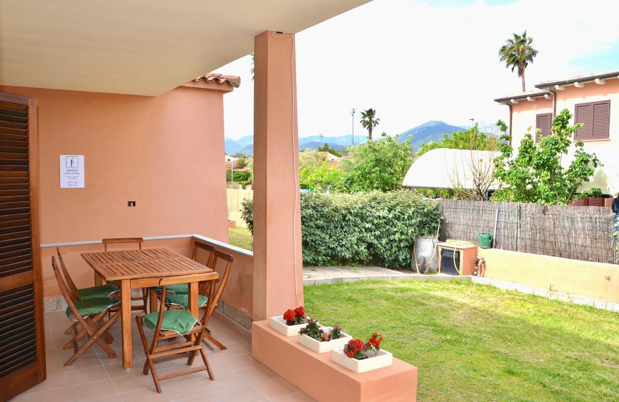 Iss Travel, Gli Asfodeli - Large Apartments With Private Terrace San Teodoro  Bagian luar foto